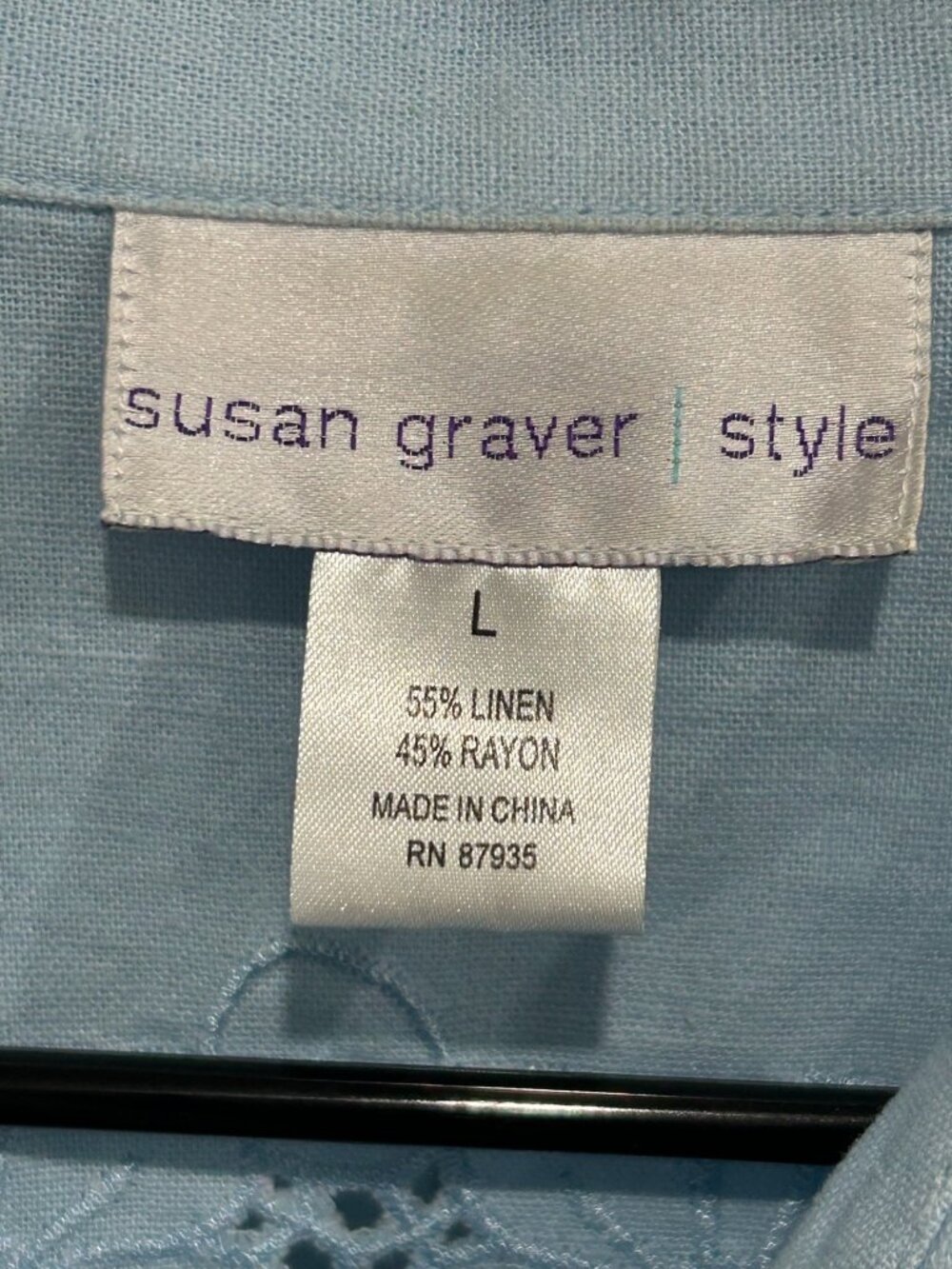 Susan Graver Style Light Blue Button-Front Blouse L Back Design Cutout Country - Picture 5 of 9